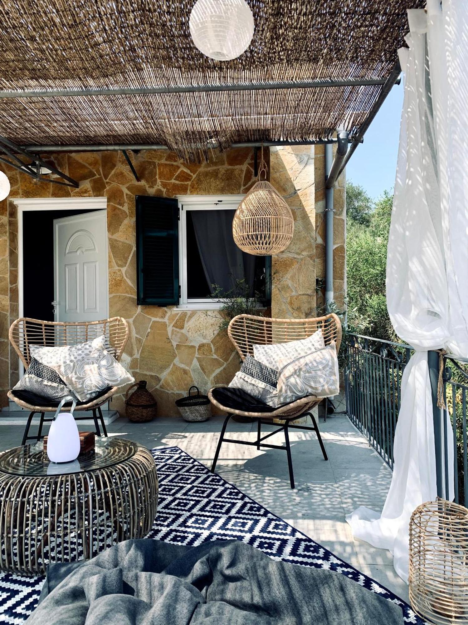 Villa Aspros - Traditionell, Ruhig Und Strandnah Liapades Exterior foto